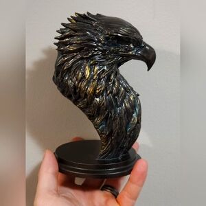 Majestic Bald Eagle Resin Bust - Detailed Wildlife Sculpture